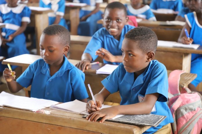 Complexe Scolaire billingue cameroun salle de classe École Primaire Publique Cité SIC