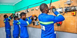 Électricien Bâtiment au Cameroun : formation, salaire, missions, écoles, emploi et opportunités Électricien Bâtiment au Cameroun