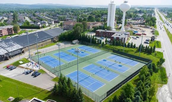 Établissements Secondaires avec Infrastructures Sportives au Cameroun Établissements Secondaires avec Infrastructures Sportives au Cameroun