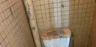 Les toilettes de la Trésorerie Générale de Bertoua suscitent de vives réactions sur les réseaux sociaux