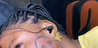 Insolite : elle se fait tatouer le visage de son compagnon sur la joue et enflamme les réseaux sociaux