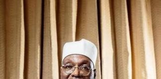 « Venez me chercher » : Issa Tchiroma Bakary appelle les forces de défense à faciliter son retour au Cameroun