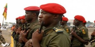 Défense : la France remet 9 embarcations, 18 moteurs et 8 drones à l’armée camerounaise à Tiko