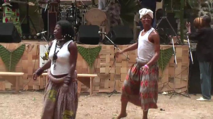 La danse Assiko cameroun