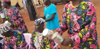 Le Mangambeu : la danse traditionnelle emblématique de l’Ouest du Cameroun Le Mangambeu danse traditionelle