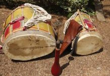 Instruments de musique traditionnels camerounais : le Tam-tam, le Balafon et la Sanza Instruments de musique traditionnels camerounais : le Tam-tam, le Balafon et la Sanza