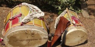 Instruments de musique traditionnels camerounais : le Tam-tam, le Balafon et la Sanza Instruments de musique traditionnels camerounais : le Tam-tam, le Balafon et la Sanza