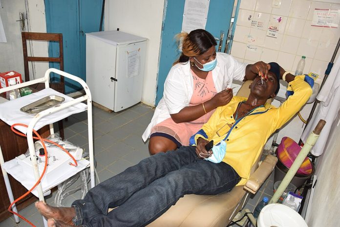 Médecin Médecin AU CAMEROUN