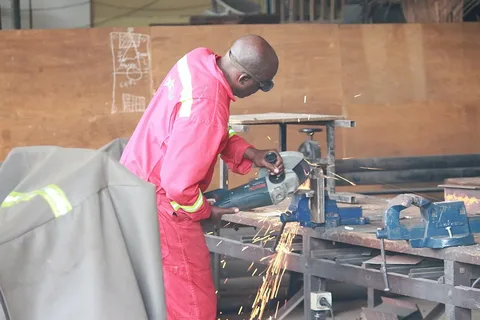 Métier de Soudeur au Cameroun Métier de Soudeur au Cameroun
