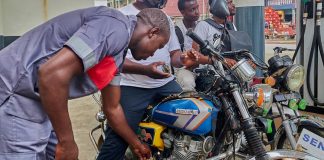 Réparateur de Motos au Cameroun : formation, salaire, écoles, missions, emploi et opportunités Réparateur de Motos au Cameroun