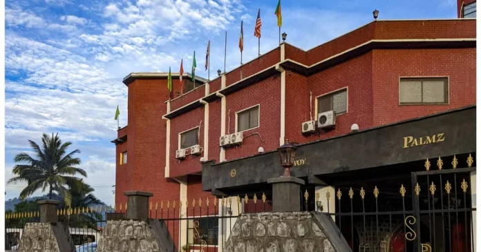 Savoy Palmz Hotel Limbe réserver un hôtel au Cameroun depuis l’étranger