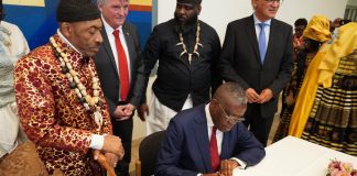 Coopération Cameroun-Allemagne : la rencontre entre le Roi Bell et l’ambassadeur allemand attire l’attention Coopération Cameroun-Allemagne