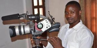 Où déposer un CV pour un poste de journaliste à Nkongsamba ? journaliste