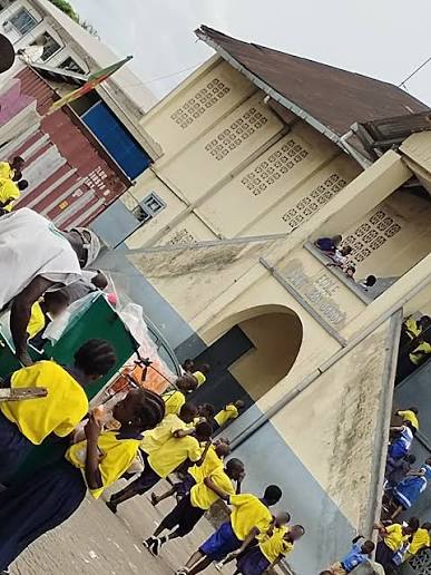 l’École Saint Jean Bosco – Douala l’École Saint Jean Bosco – Douala