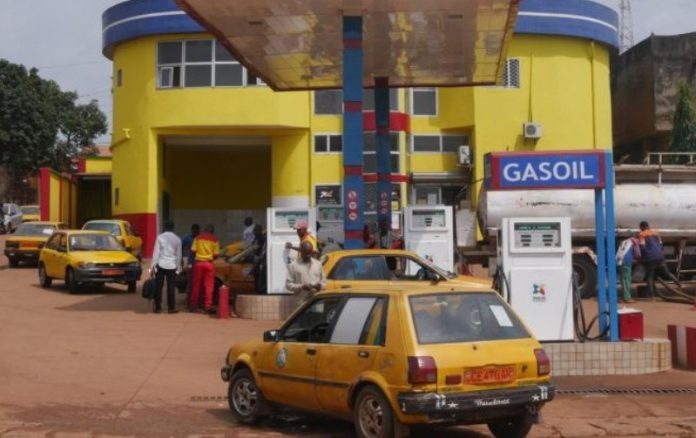 pomp a l'essence au Cameroun pomp a l'essence au Cameroun