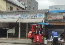 Idées de commerce rentables dans les quartiers populaires de Douala en 2026 un kiosque de services à Douala