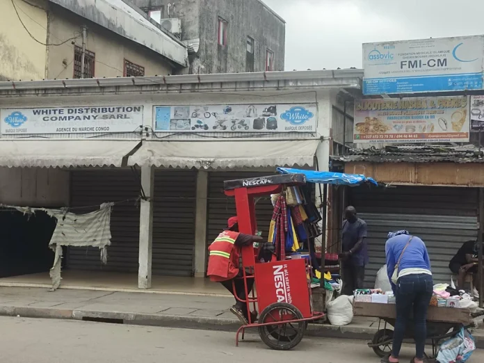 un kiosque de services à Douala un kiosque de services à Douala