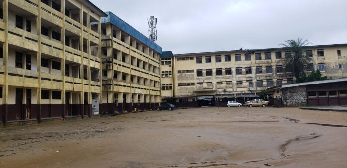 Collège Alfred Saker Collège Alfred Saker